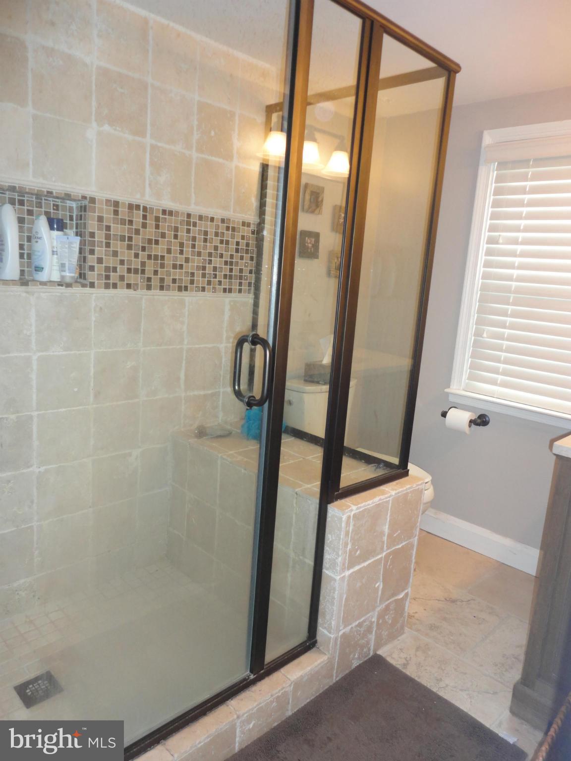 519 Piccadilly Road Baltimore, MD 21204 - Photo 20 of 28 Bath