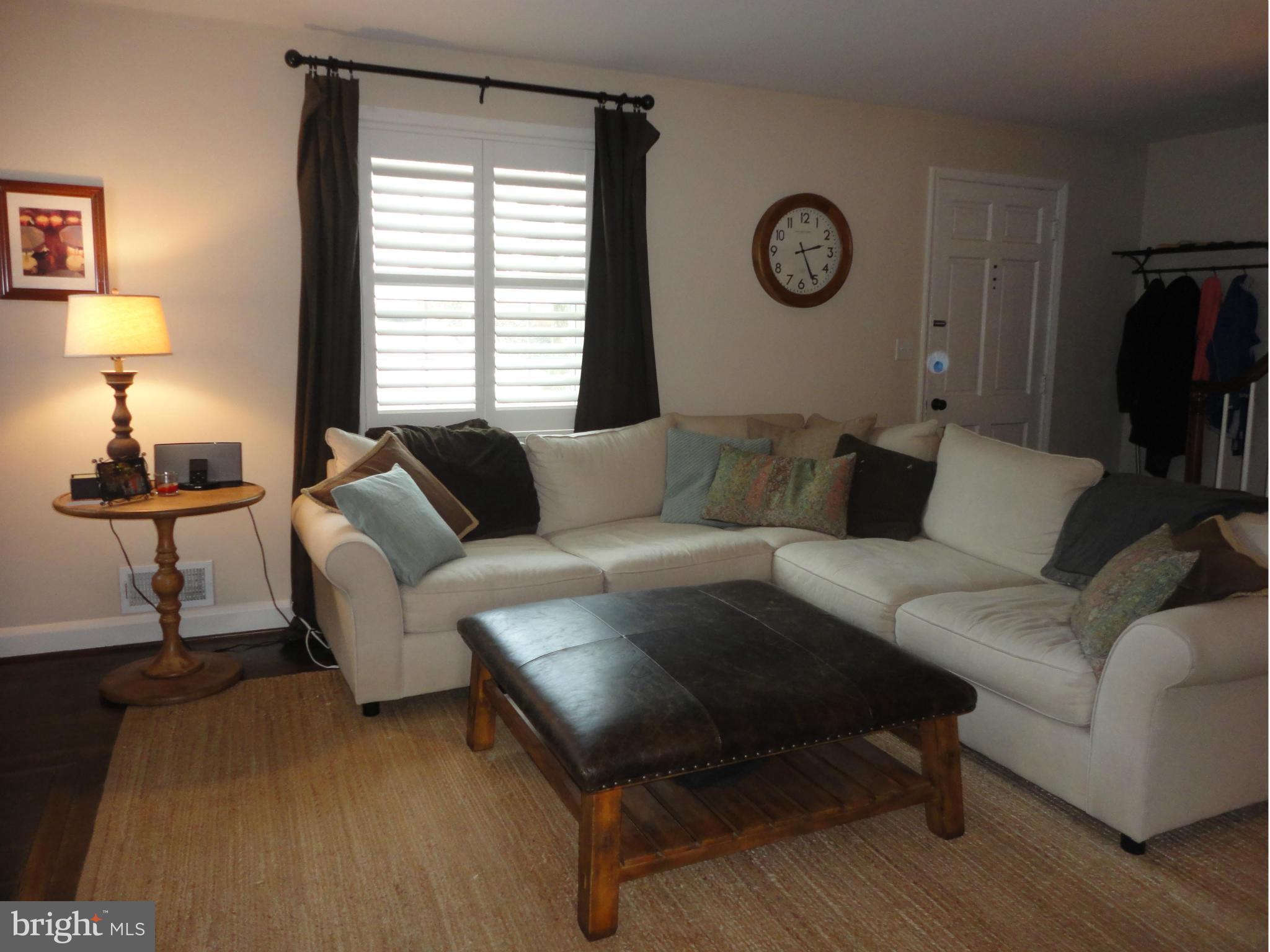 519 Piccadilly Road Baltimore, MD 21204 - Photo 8 of 28 Living Room
