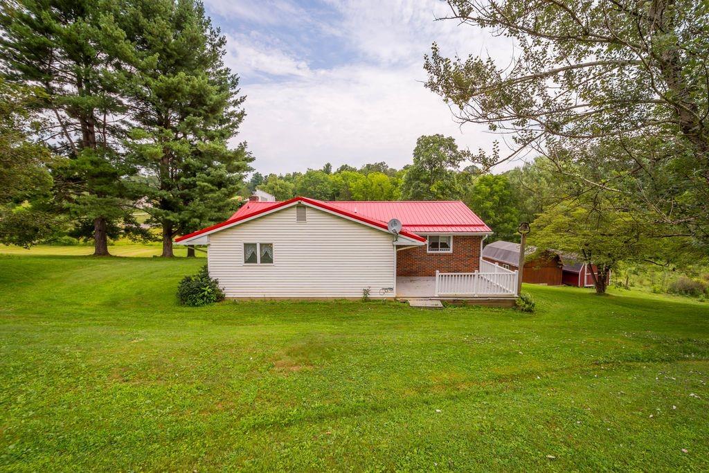 39 Donaldson Road Hickory, PA 15340 - Photo 5 of 28