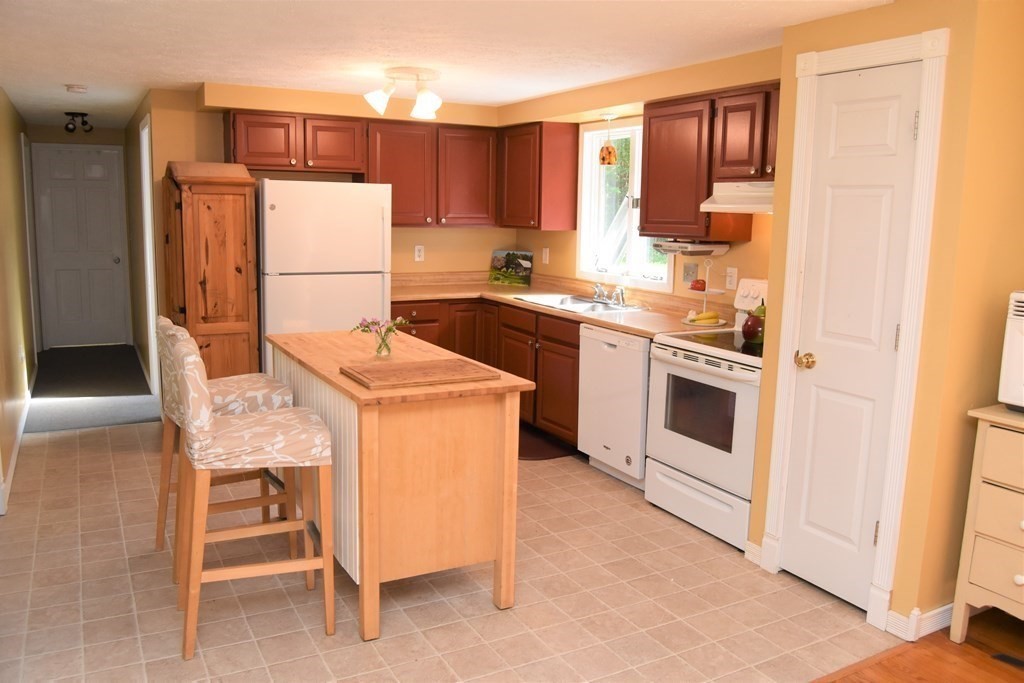 296 Wendell Road Shutesbury, MA 01072 - Photo 11 of 31 Gallery Image 11