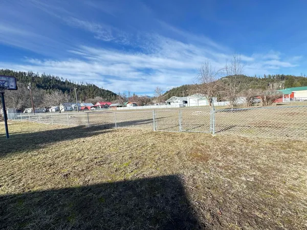 $420,000 | 105 South 7th Avenue, Ione, WA 99139