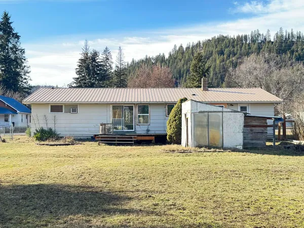 $420,000 | 105 South 7th Avenue, Ione, WA 99139