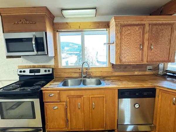 $420,000 | 105 South 7th Avenue, Ione, WA 99139