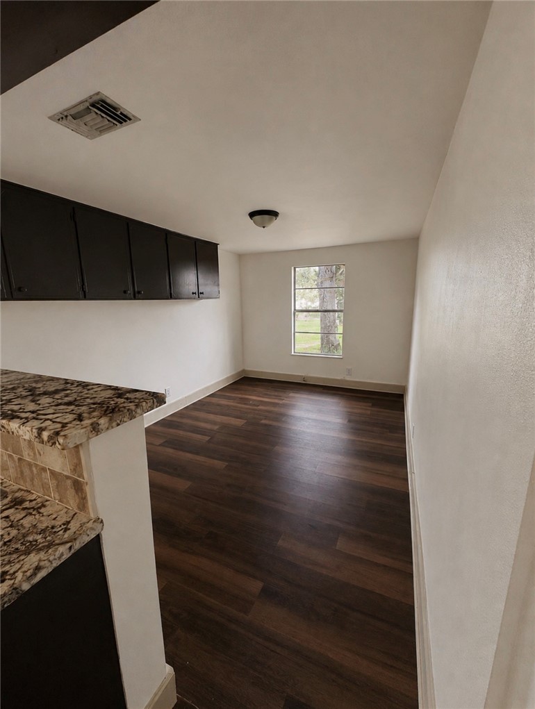215 West Heard Street Refugio, TX 78377 - Photo 9 of 26