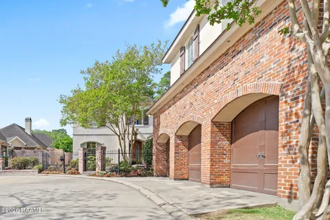 $775,000 | 118 West Bayou Parkway, Lafayette, LA 70503