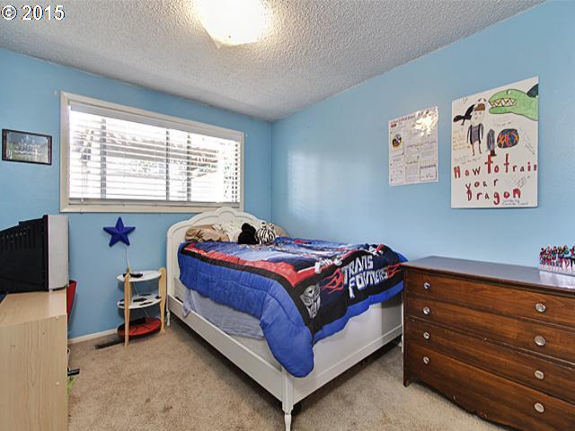 8425 Southeast Roots Road Milwaukie, OR 97267 - Photo 8 of 13 Gallery Image 8