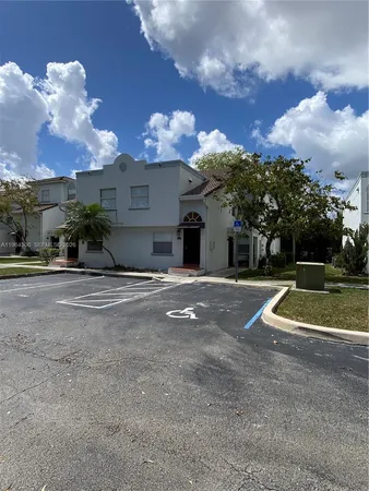 $2,550 | 4772 Northwest 97th Place, Unit 219, Doral, FL 33178
