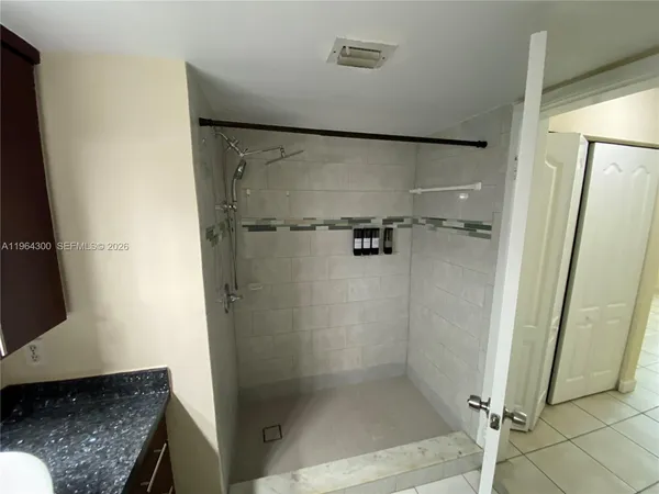 $2,550 | 4772 Northwest 97th Place, Unit 219, Doral, FL 33178