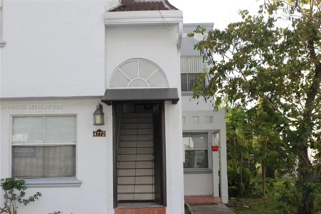 $2,595 | 4772 Northwest 97th Place, Unit 219, Doral, FL 33178