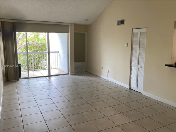 $2,550 | 4772 Northwest 97th Place, Unit 219, Doral, FL 33178