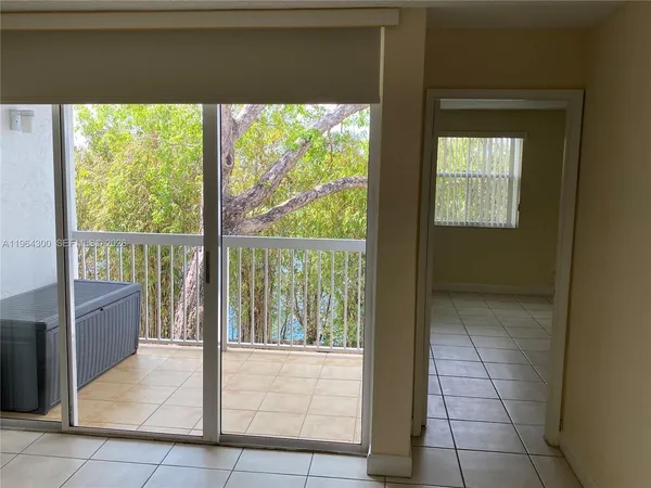 $2,550 | 4772 Northwest 97th Place, Unit 219, Doral, FL 33178