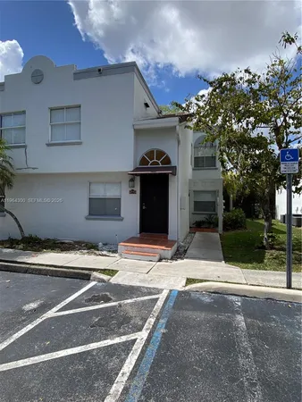 $2,550 | 4772 Northwest 97th Place, Unit 219, Doral, FL 33178