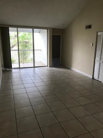 $2,595 | 4772 Northwest 97th Place, Unit 219, Doral, FL 33178