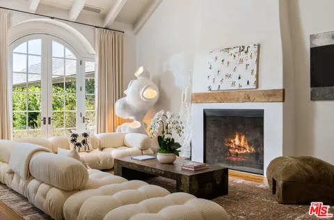 $28,500,000 | 6625 Zumirez Drive, Malibu, CA 90265