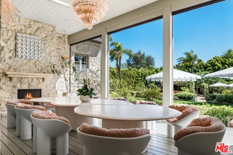 $28,500,000 | 6625 Zumirez Drive, Malibu, CA 90265