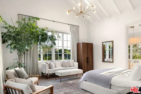 $28,500,000 | 6625 Zumirez Drive, Malibu, CA 90265