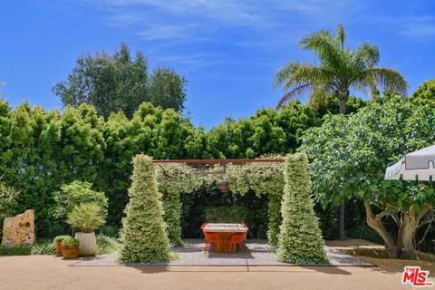 $28,500,000 | 6625 Zumirez Drive, Malibu, CA 90265