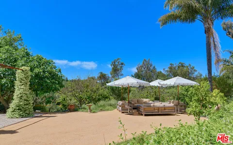 $28,500,000 | 6625 Zumirez Drive, Malibu, CA 90265