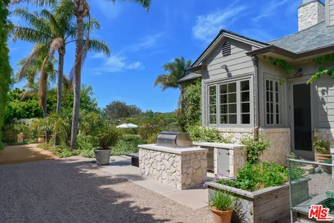 $28,500,000 | 6625 Zumirez Drive, Malibu, CA 90265