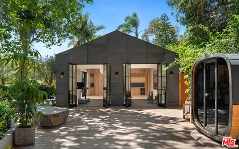 $28,500,000 | 6625 Zumirez Drive, Malibu, CA 90265
