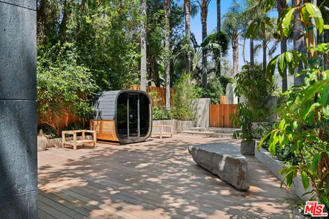 $28,500,000 | 6625 Zumirez Drive, Malibu, CA 90265