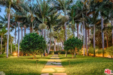 $28,500,000 | 6625 Zumirez Drive, Malibu, CA 90265