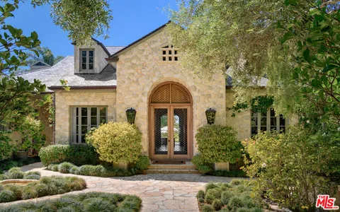 $28,500,000 | 6625 Zumirez Drive, Malibu, CA 90265