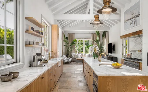 $28,500,000 | 6625 Zumirez Drive, Malibu, CA 90265