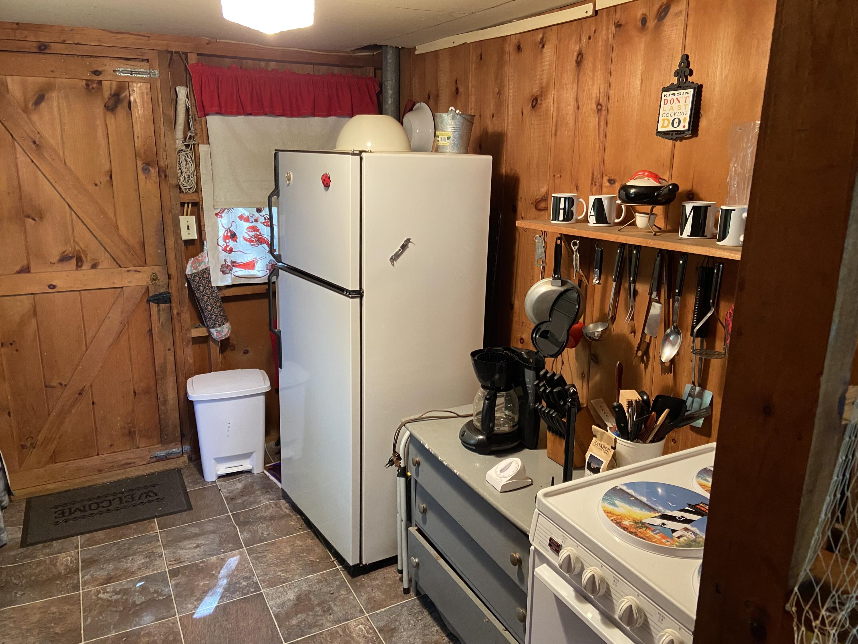 93 Lakeview Road West Boothbay Harbor, ME 04575 - Photo 3 of 11 Ferris kitchen