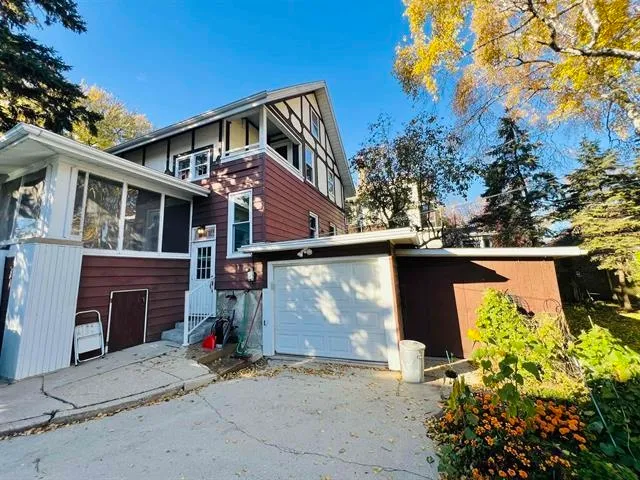 $294,900 | 113 North Vita Avenue, Beaver Dam, WI 53916