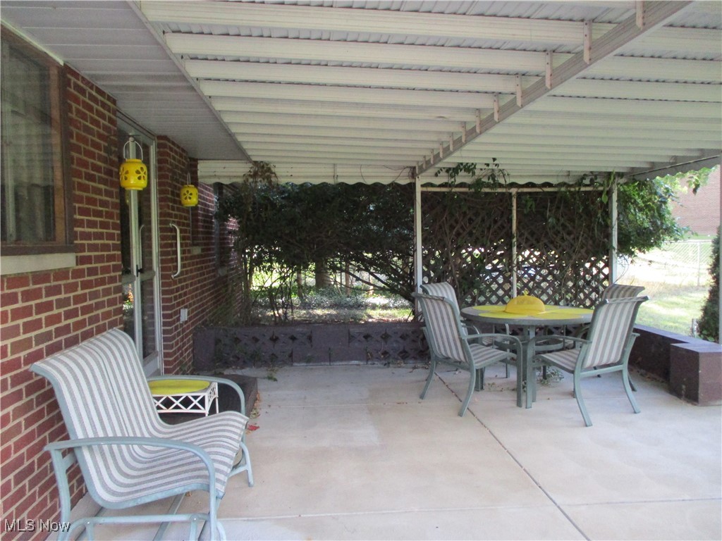 2380 West Pleasant Valley Road Parma, OH 44134 - Photo 31 of 38 View of patio