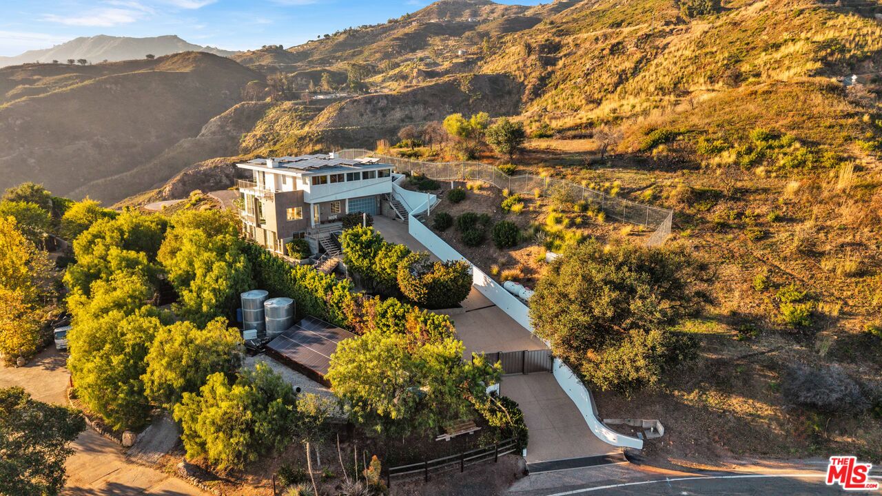 2915 Tuna Canyon Road Topanga, CA 90290 - Photo 5 of 45