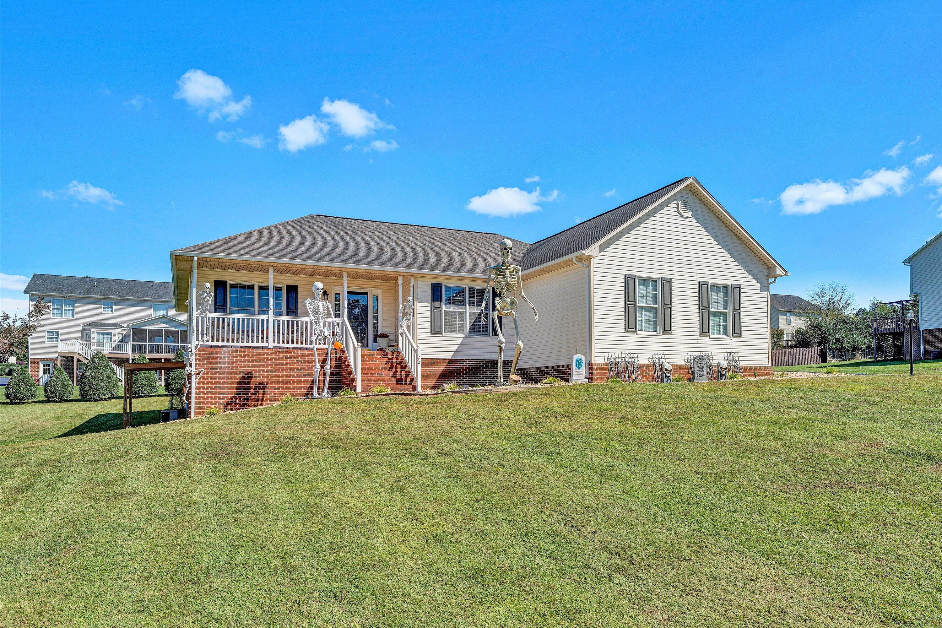 120 Eagle Ridge Roanoke, VA 24012 - Photo 1 of 41 Front Elevation