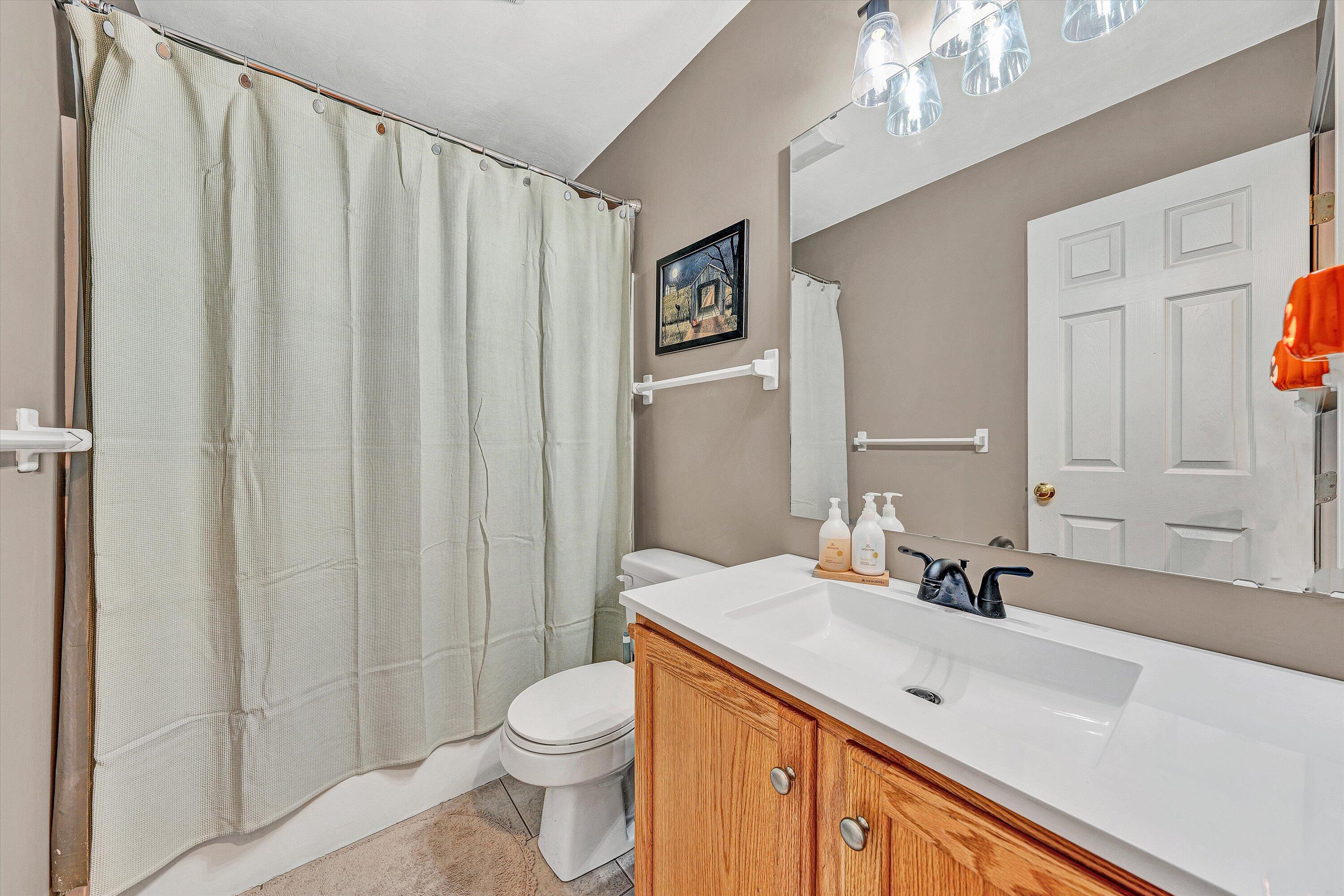 120 Eagle Ridge Roanoke, VA 24012 - Photo 21 of 41 Hall Bath