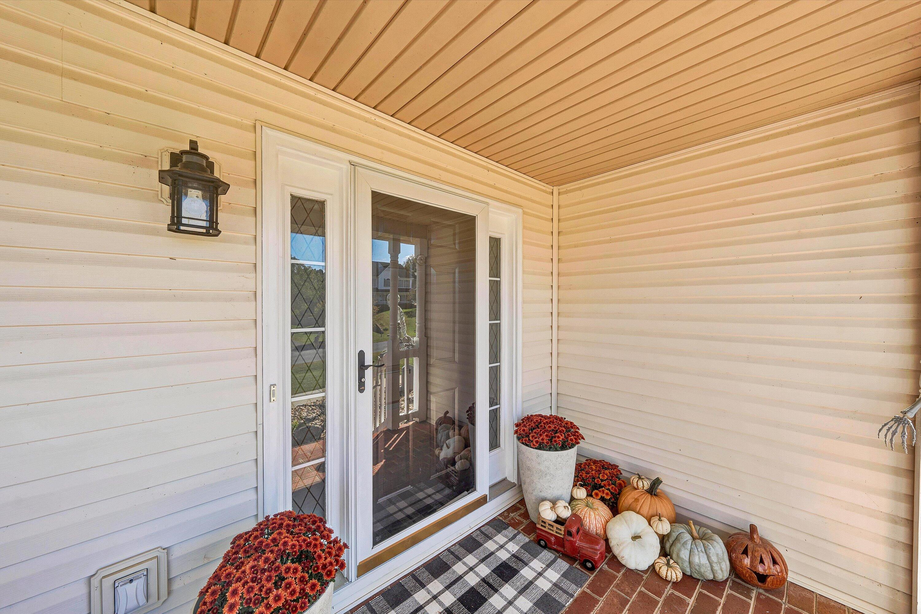 120 Eagle Ridge Roanoke, VA 24012 - Photo 5 of 41 Front Entry