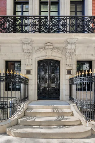 a black and white photo of a room
