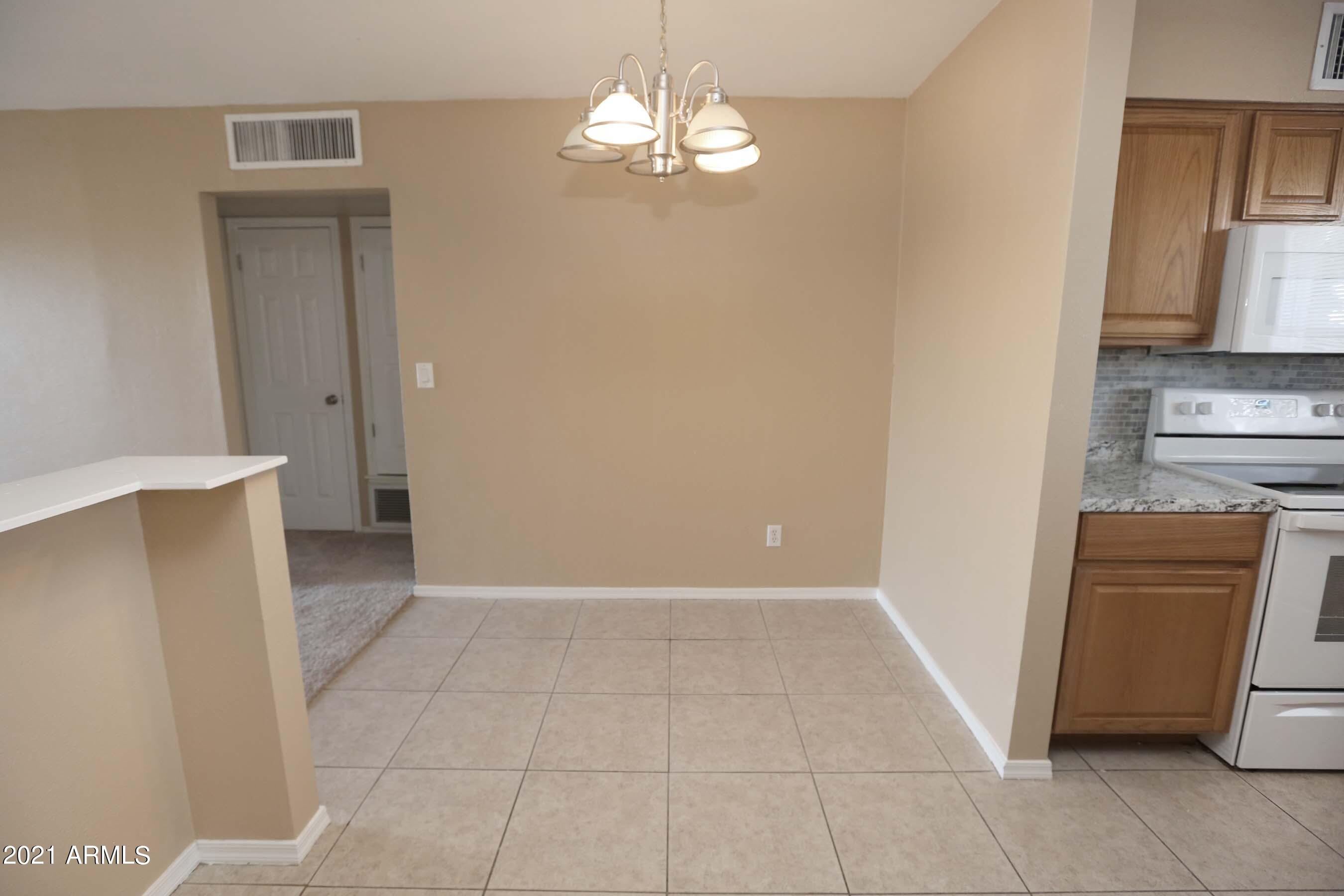 3231 West Greenway Road Phoenix, AZ 85053 - Photo 6 of 17 Greenway 17