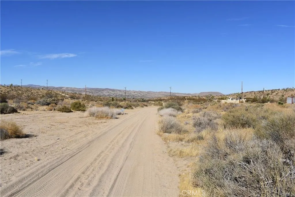 1 Indio Yucca Valley Yucca Valley, CA 92284 - Photo 2 of 7 a view of lake view and mountain