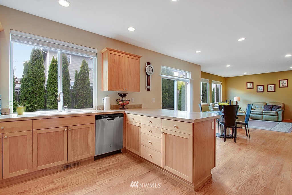 6004 Southeast 2nd Court Renton, WA 98059 - Photo 12 of 23 Gallery Image 12