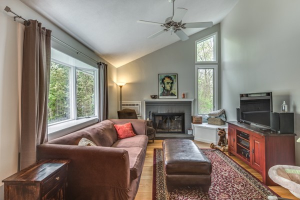 17 Robinson Road Beverly, MA 01915 - Photo 3 of 23 Gallery Image 3