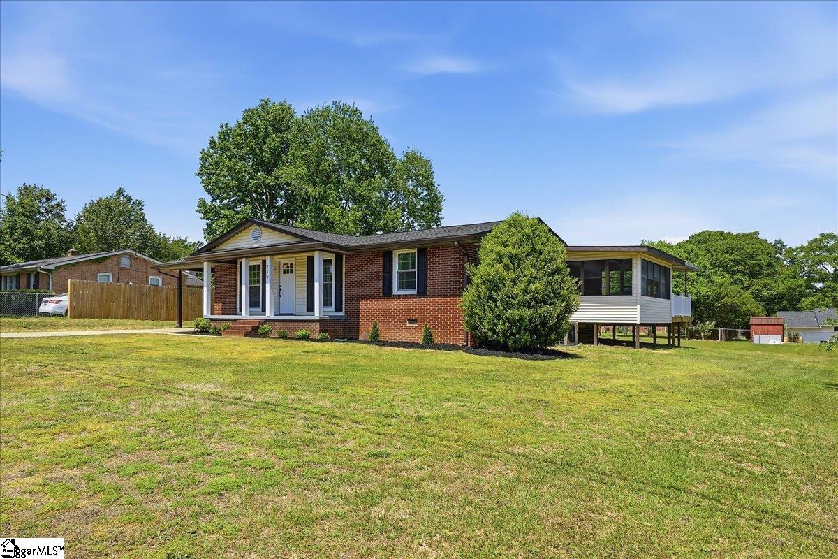 219 Drury Lane Mauldin, SC 29662 - Photo 2 of 28