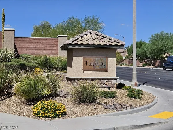 $2,385 | 7445 Calzado Drive, Las Vegas, NV 89178