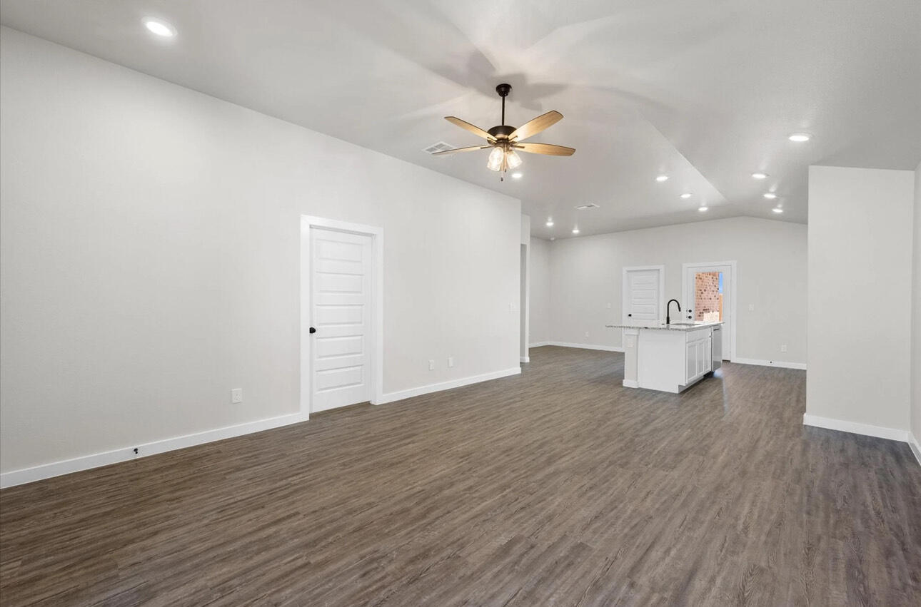 2154 Kokomo Avenue Lubbock, TX 79407 - Photo 4 of 11 IMG_0143 (1)