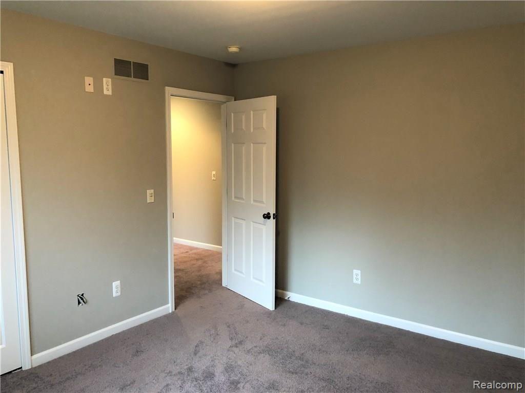 18240 West Eleven Mile Road Lathrup Village, MI 48076 - Photo 14 of 19