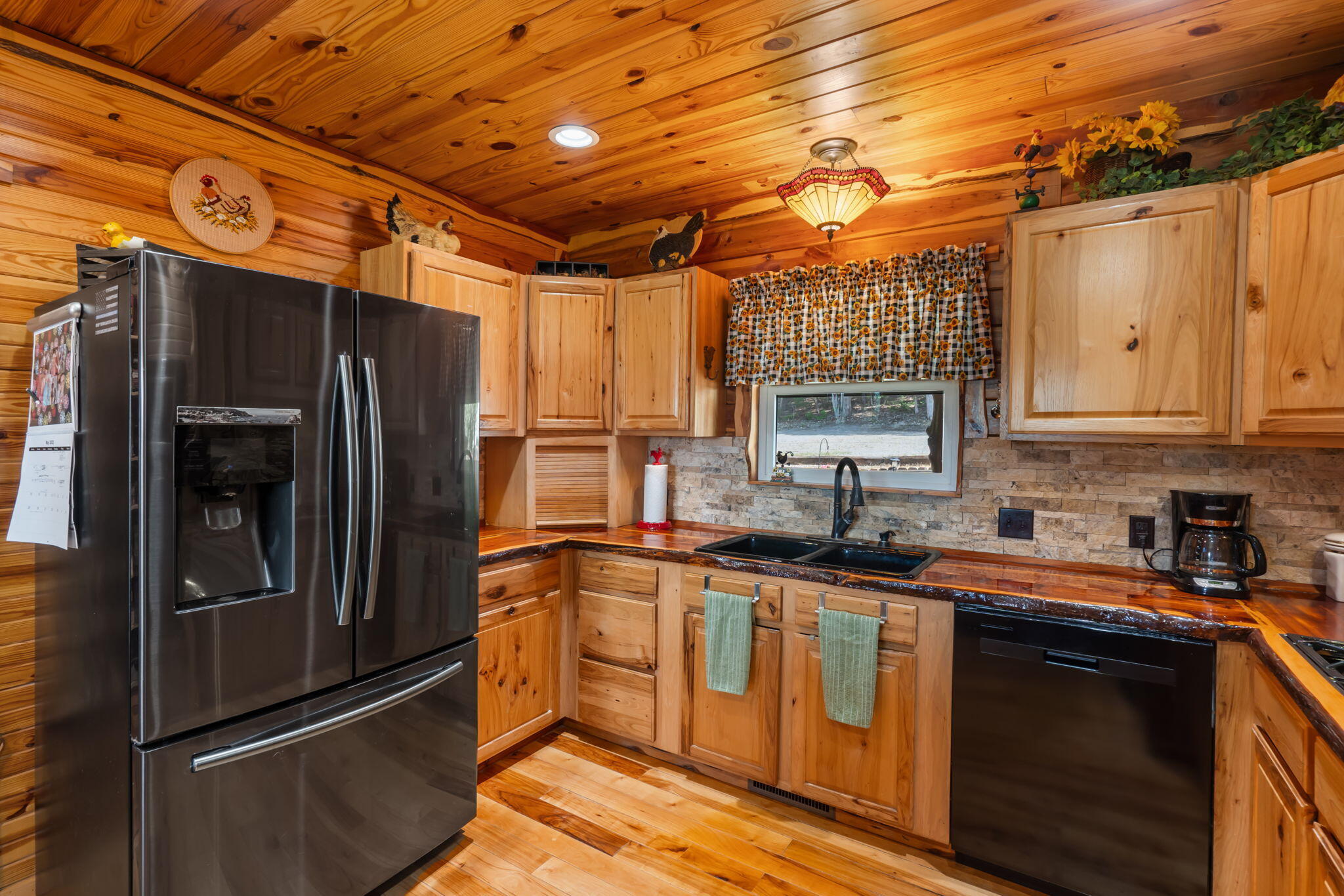 10 Baywood Circle Reeds Spring, MO 65737 - Photo 12 of 47 Kitchen Custom Log Home