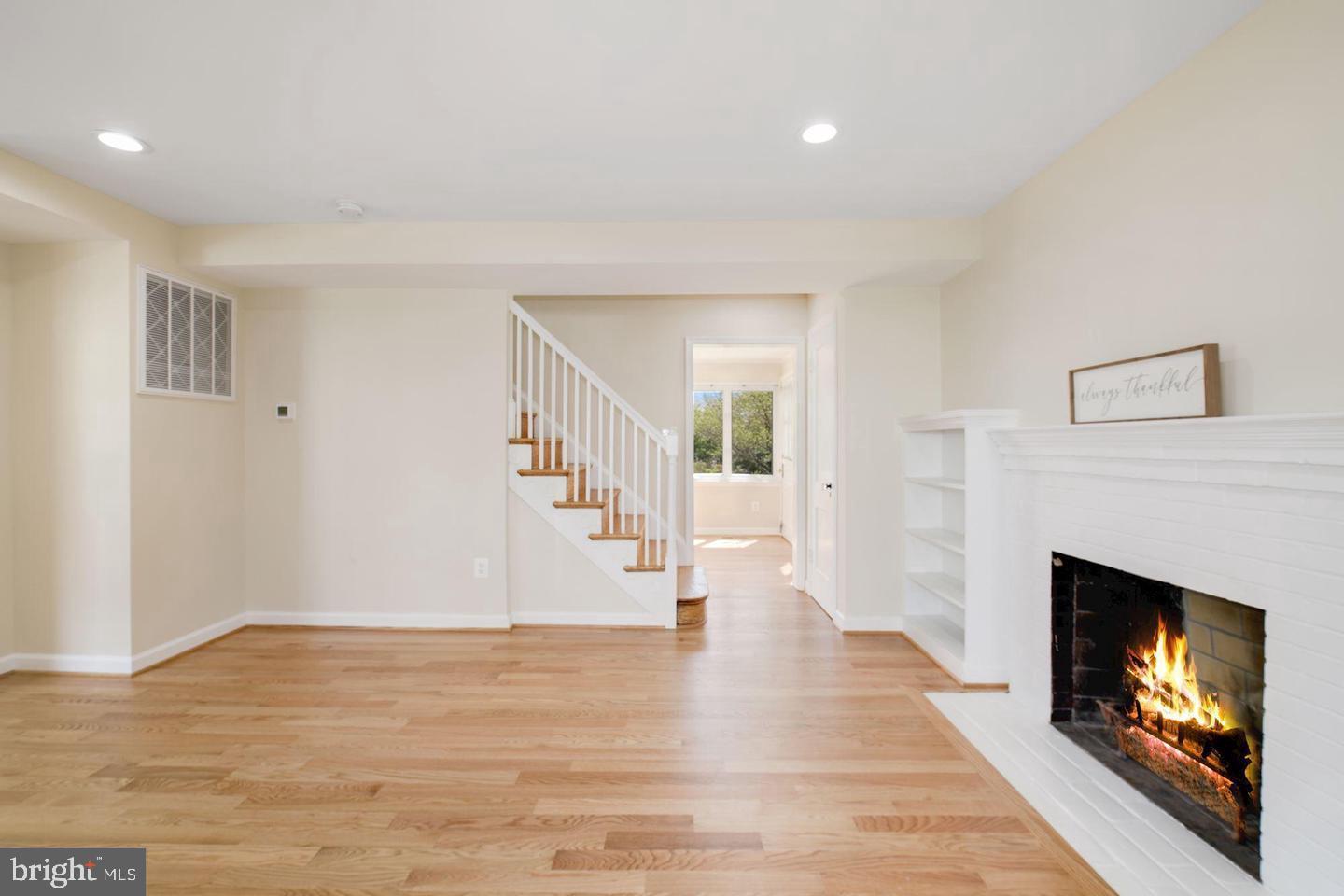 412 Whitestone Road Silver Spring, MD 20901 - Photo 3 of 48