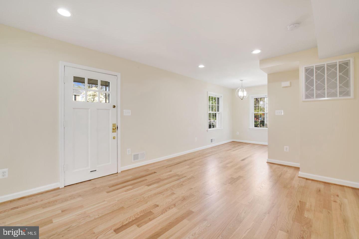 412 Whitestone Road Silver Spring, MD 20901 - Photo 8 of 48