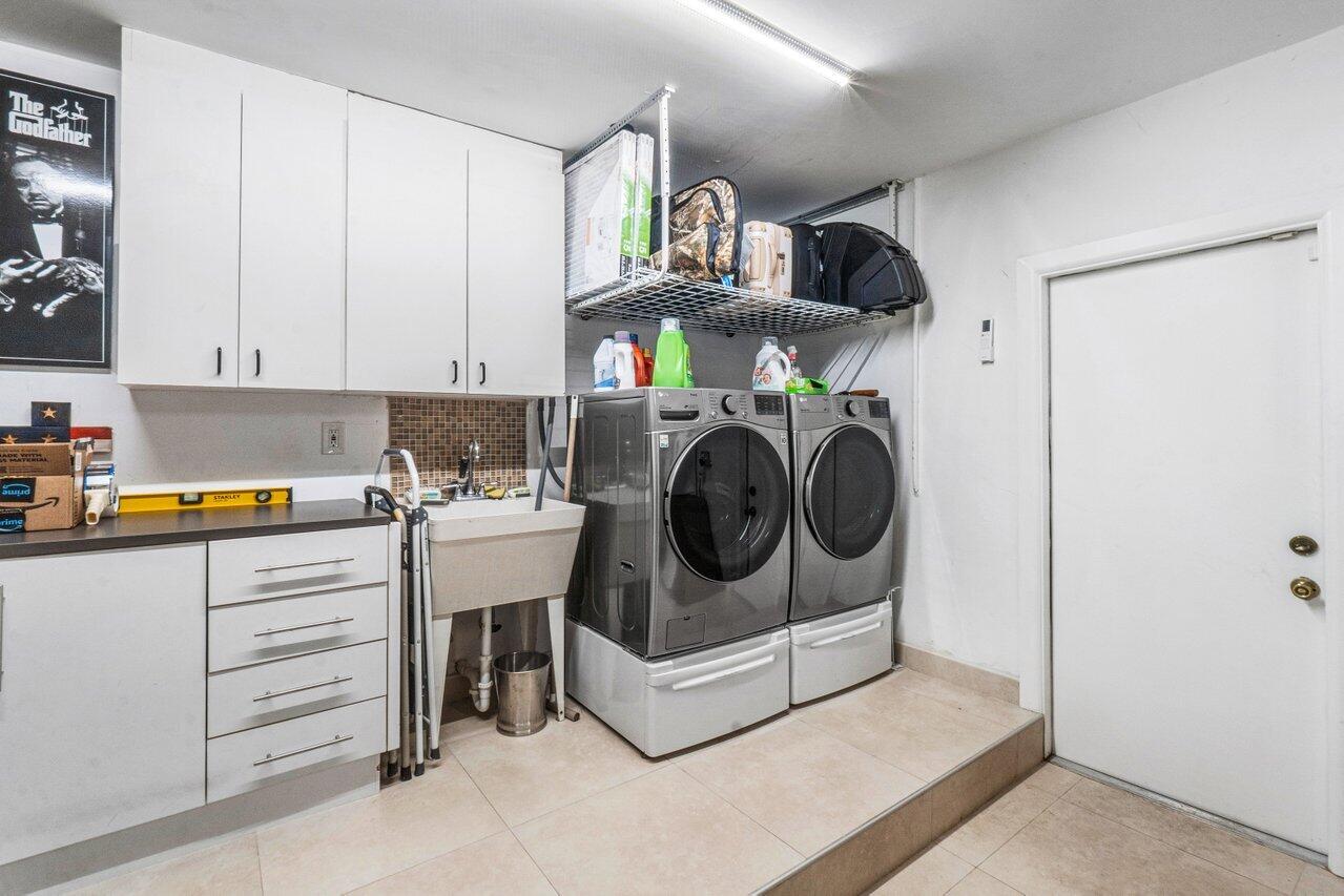 12901 Southwest 148th Street Road Miami, FL 33186 - Photo 23 of 28 laundry