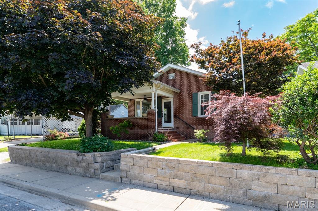 100 West 3rd Street Hartford, IL 62048 - Photo 5 of 38