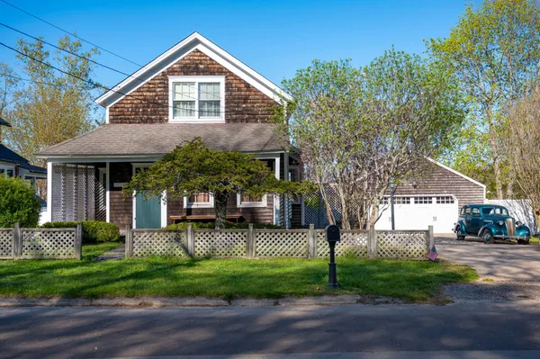 $3,300,000 | 137 Bay Street, Sag Harbor, NY 11963